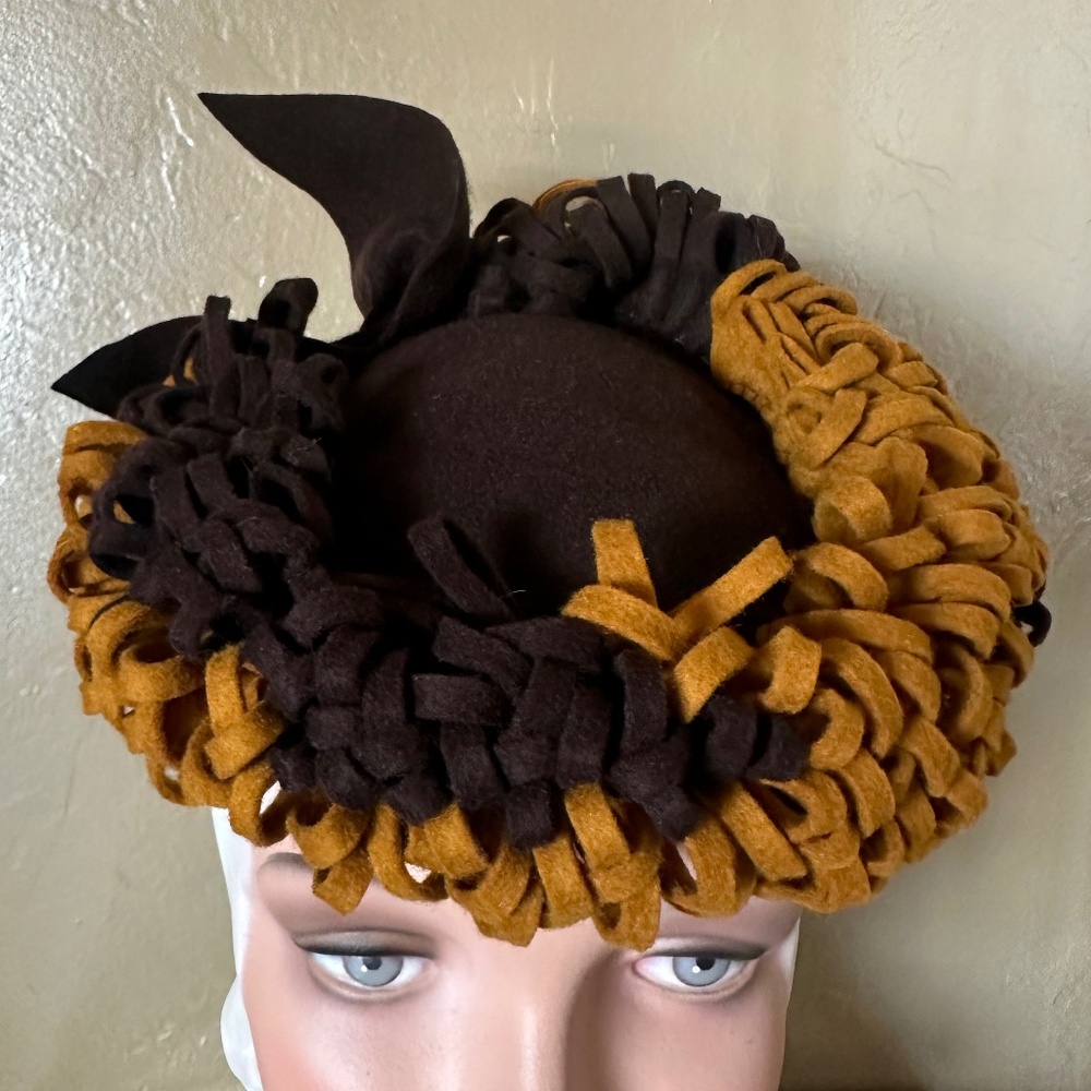 RARE 1930's BROWN/GOLD FELT TILT HAT - Picture 2 of 13